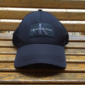 Calvin Klein Jeans SnapBack hat black mesh back 6 panel style cap